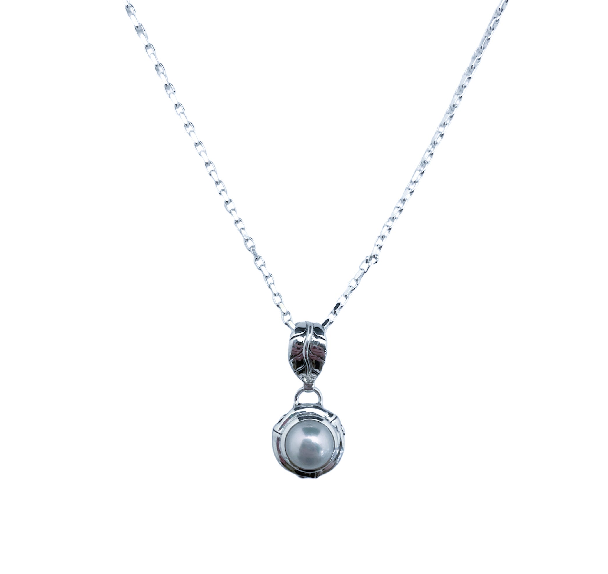 STERLING SILVER NECKLACE WITH FRESH WATER PEARL
